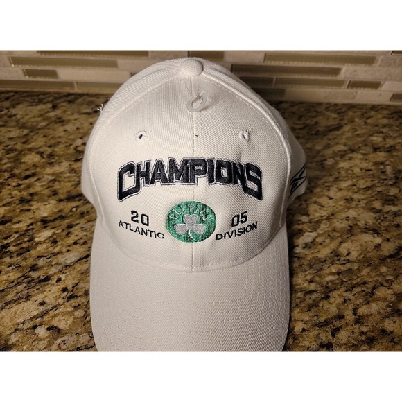 Boston Celtics Hat Cap Adjustable Strapback Basketball White Mens NWT 2005 - Picture 7 of 8